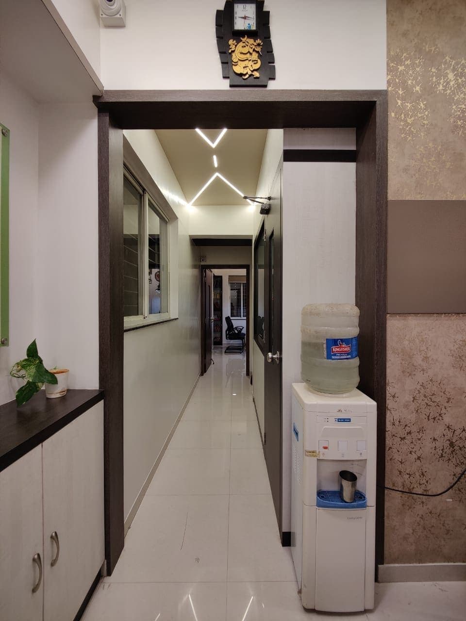 Clean, calm corridor inside MNAS Clinic, Pune